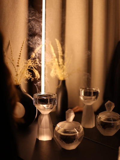 Oud Chiaro crystal oud burner, detail
