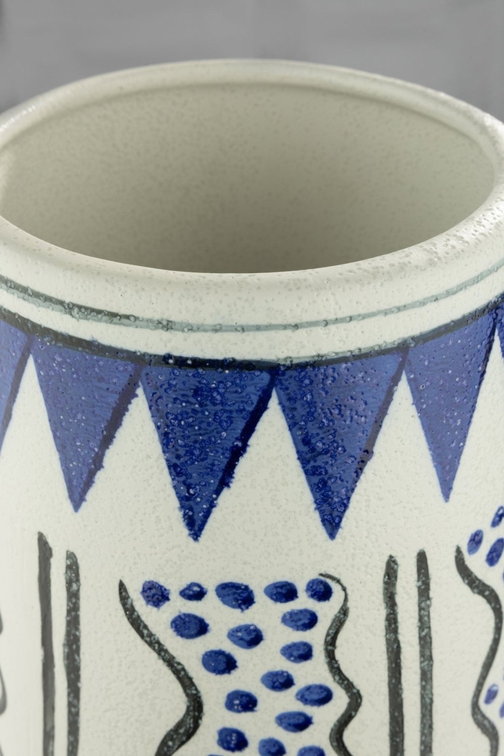 Azzaria white ceramic vase with hand-painted blue geometric pattern